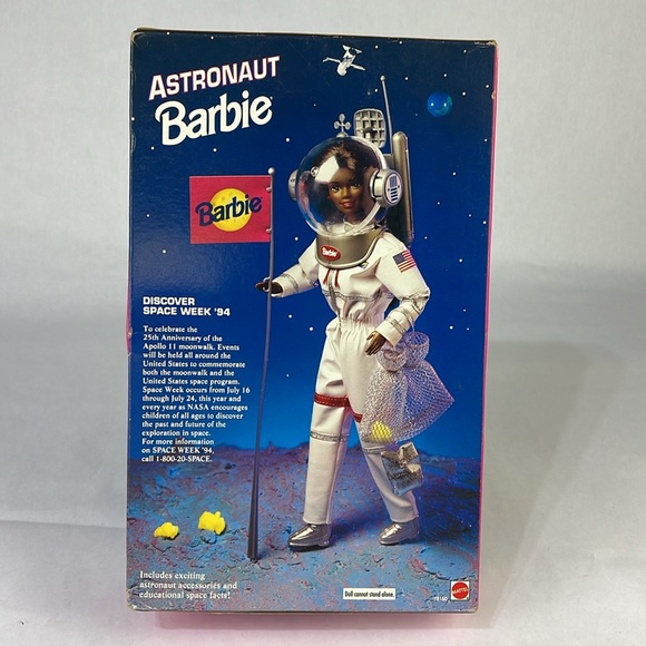 Vintage Career Collection Astronaut Barbie - Picture 7 of 13